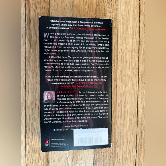 2/$10 Conspiracy Of Bones Kathy Reichs📚 - Picture 5 of 6